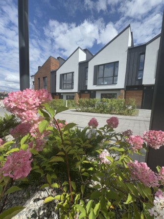 Продам зданий кутовий котедж - фото 1