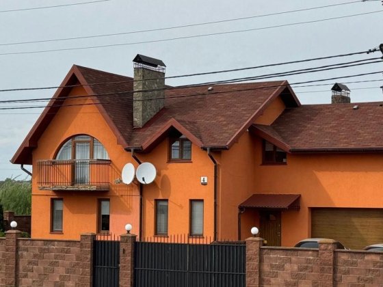 Продаж двоповерхового будинку Рованцы