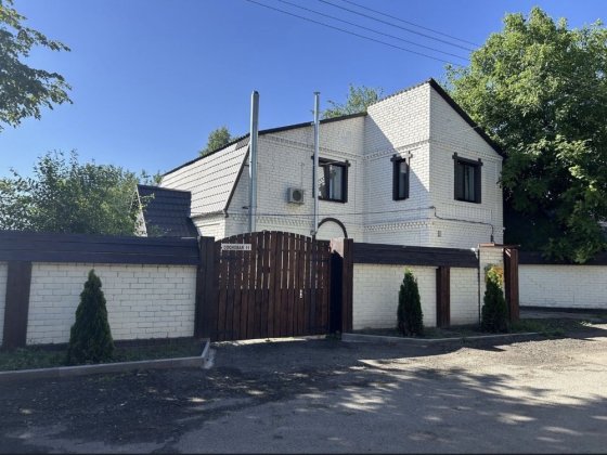 Продам дом в Обуховке лес река закрытая охраняемая територия