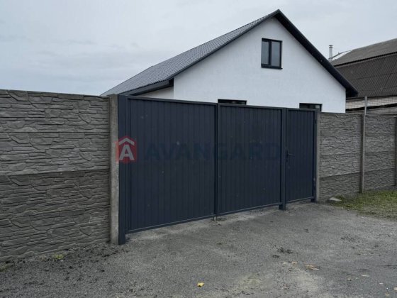 Продам дом центр Подгороднее єОселя Підгородне