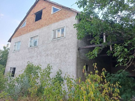 Продам 3 этажный дом 305 кв м в Обуховке, участок 30 соток Обуховка