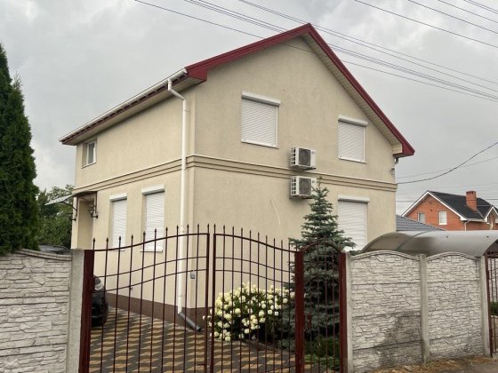 Продається комфортний будинок у с. Обухівка