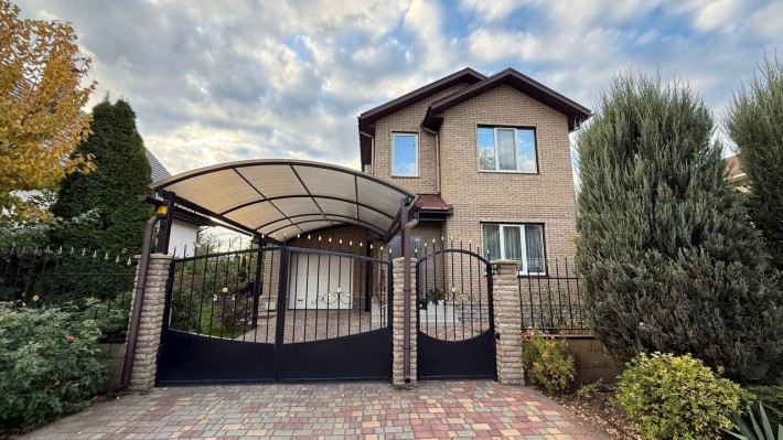 Продам дом в коттеджном посёлке Золотые ключи - фото 1