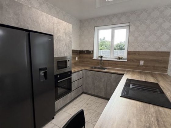 Продам гарний будинок 4-к Підгороднє