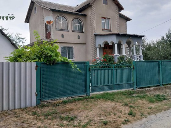 Продам двоповерховий будинок Вольногорск