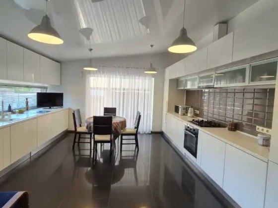 Продам 5 комнатный дом в Новоалександровке. Бассейн, сауна Новоалександровка