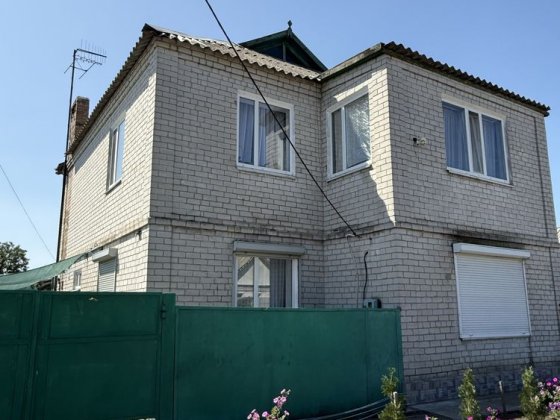Продам двоповерховий будинок Синельниково