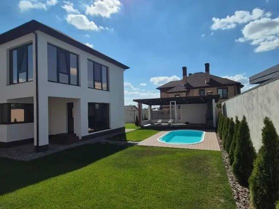 Продам новый дом в Новоалександровке. Бассейн, камин.