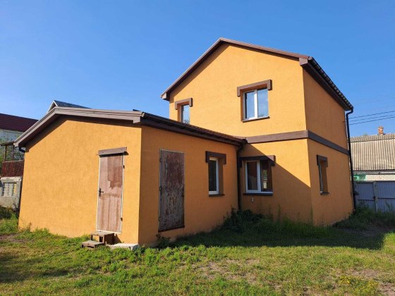 Продам двоповерховий будинок с. Новоселівка р. Самара