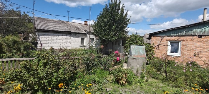 Продам частину будинку зі зручностями - фото 1