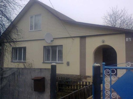 Продам дом с ремонтом в с.Попельня Житом.обл. Попельня