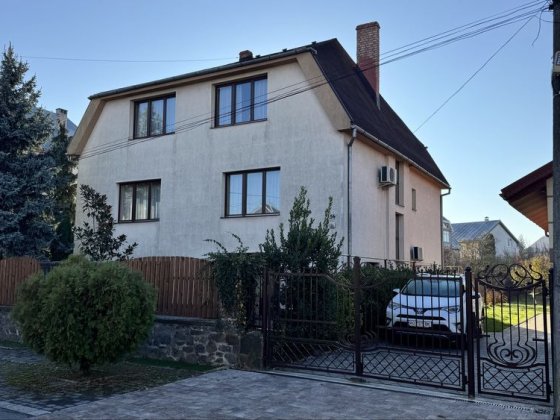 Просторий будинок від власника Минай