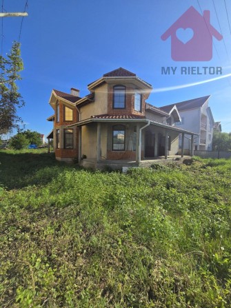 Продаж просторого будинку в Минаї! - фото 1