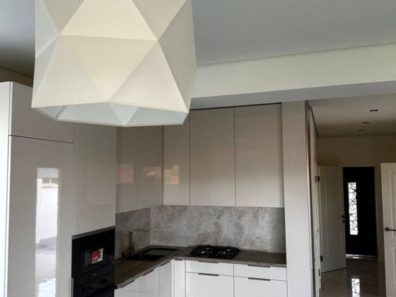 Чотирикімнатний котедж в Минаї Мінай