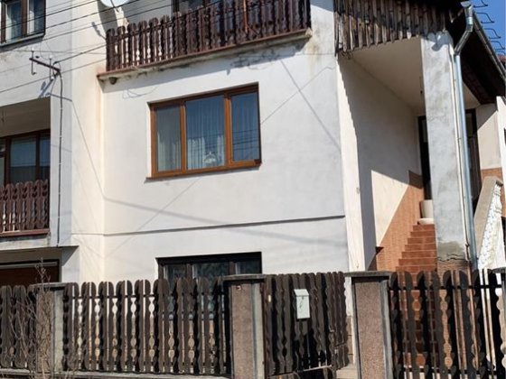 Житловий будинок у місті Тячів загальна пооща 236 кв. м Тячев