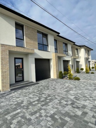 Продаж котеджів в Минаї - фото 1