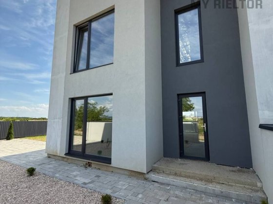 Продаж стильного таунхаусу в Сторожниці! Сторожница