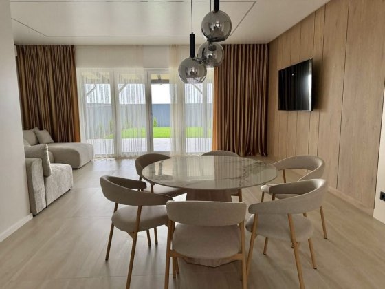 Котедж з 3 -ма спальнями Сторожниця