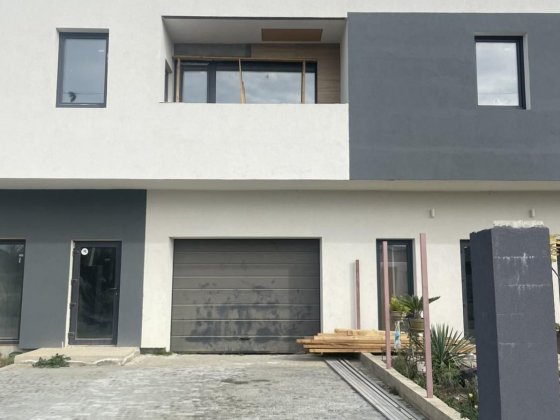 Продається просторий 2-поверховий таунхаус у Сторожниці! Сторожница