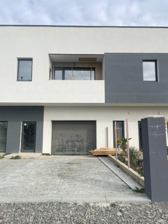 Продається просторий 2-поверховий таунхаус у Сторожниці! - фото 1