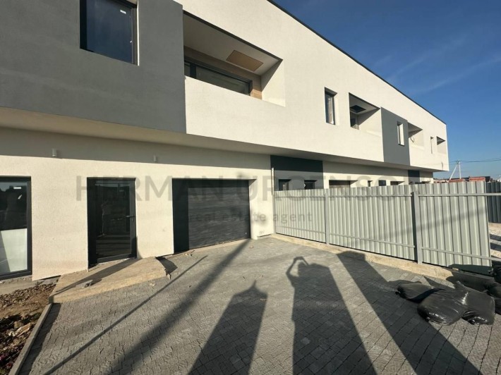 Продаж таунхаусу 150 м.кв / 3.5 сотки. / Сторожниця - фото 1