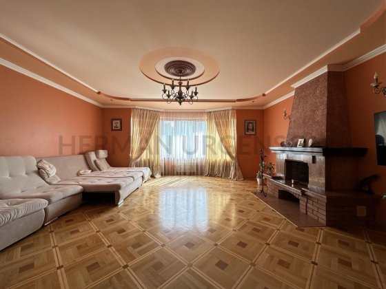 Продаж двоповерхового будинку 320 м.кв / 12 соток / Сторожниця Сторожница