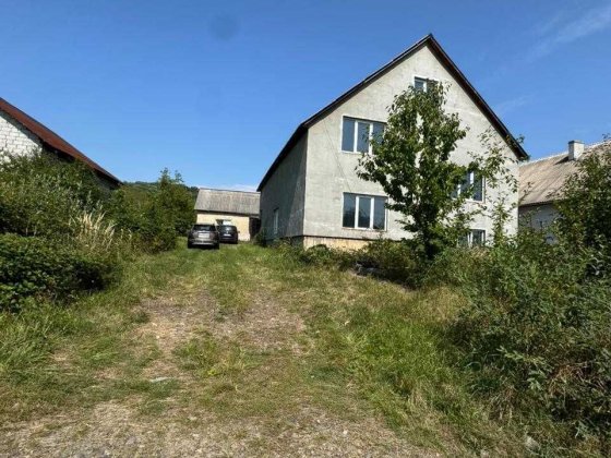 Продаж 2 будинків з ділянкою на 27 сотих поблизу Мукачево! Чинадійово