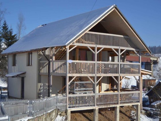 Продам Садибу з Чаном та сауною готовий бізнес або будинок відпочинку Лазещина