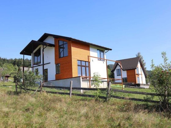 Продаж комплексу житлових будинків в селі Микуличин Микуличин