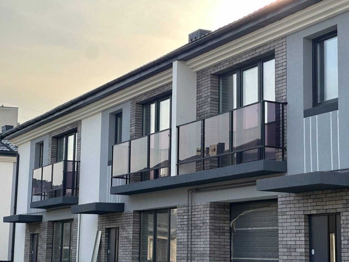 Таунхаус у Вовчинцях з власною ДІЛЯНКОЮ! - фото 1