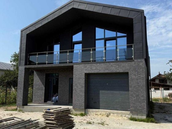 Новий будинок в Угорниках Угорники