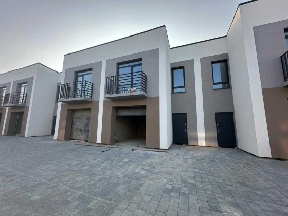 Продаж таунхаусу в — будинок з гаражем за ціною квартири Криховцы