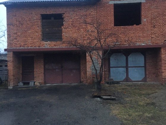 Продається будинок, гараж (обмін на авто) Надвірна