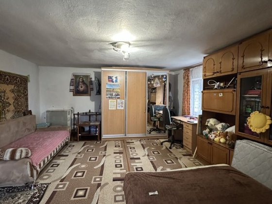 Продам частину будинка м. Надвірна Надвірна