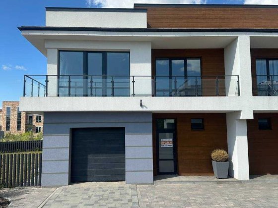 Дуплекс 150,4 м² з власною ділянкою та гаражем у Вовчинці Вовчинець