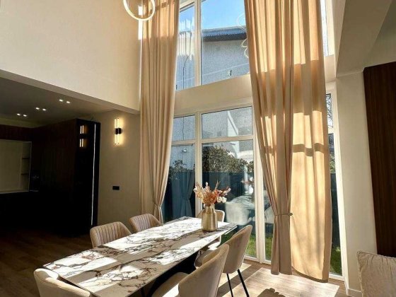 Шикарний Будинок в передмісті Криховцы