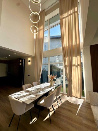 Шикарний Будинок в передмісті - фото 1