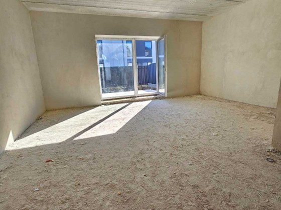 Готовий до ремонту таунхаус у Крихівцях Криховцы