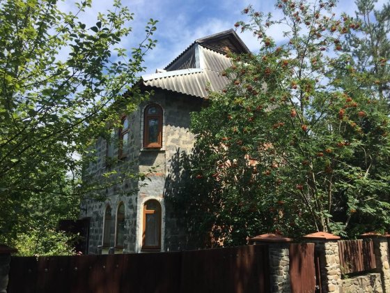 Продам діляку з будинком у Чернієві Черниев