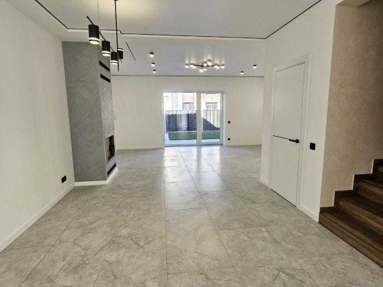 Готовий таунхаус з ремонтом Криховцы