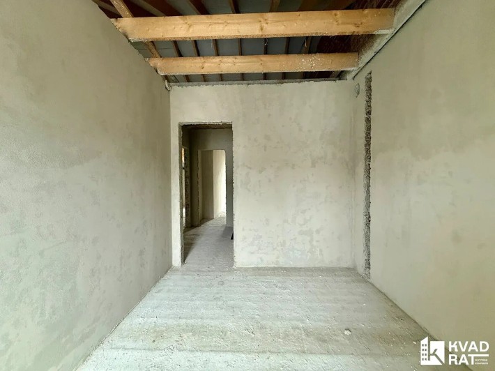 Просторий внутрішній таунхаус 125 м у Крихівцях готовий до ремонту - фото 1