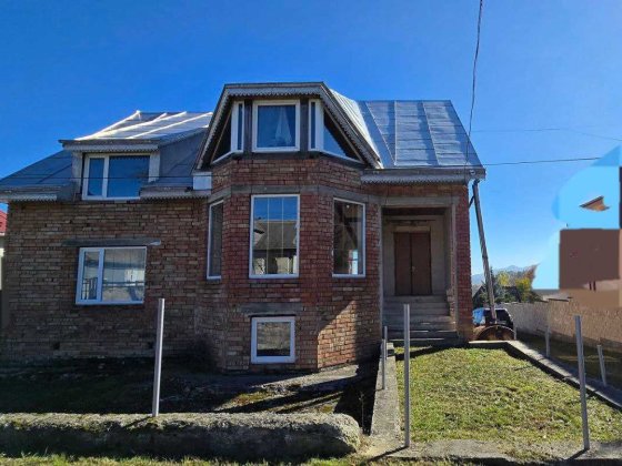 Сучасний житловий будинок Косов