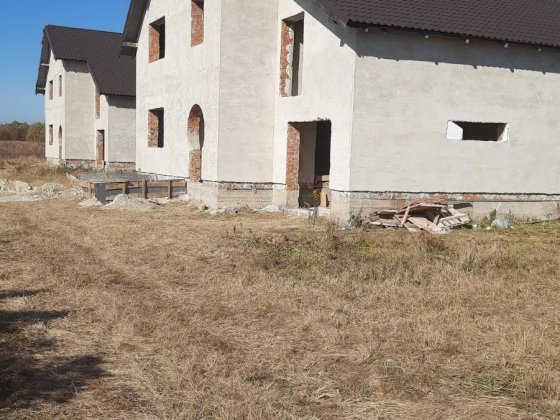 Особняк з подвір'ям Чукаловка