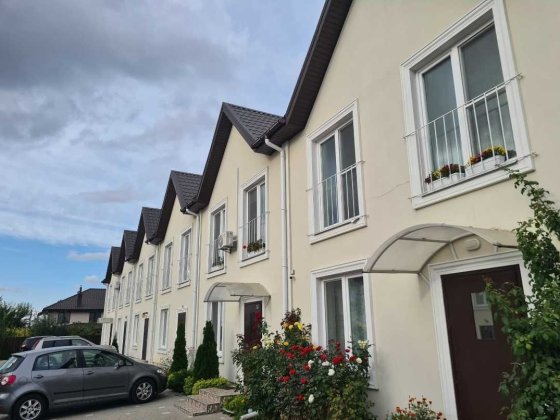 Вітаю. Продаж будинок_таунхаус в Святопетрівському. Святопетровское