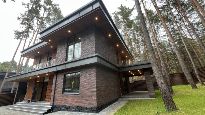 Розкішний будинок 220 м2 в оточенні сосен, КМ Шервуд - БЕЗ % - фото 1