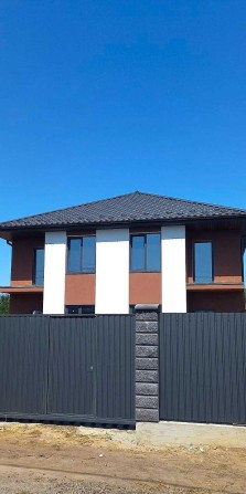 Продам дуплекс з Газом 128м² в центрі  с. Гатне, 2.8сотки. Власник - фото 1