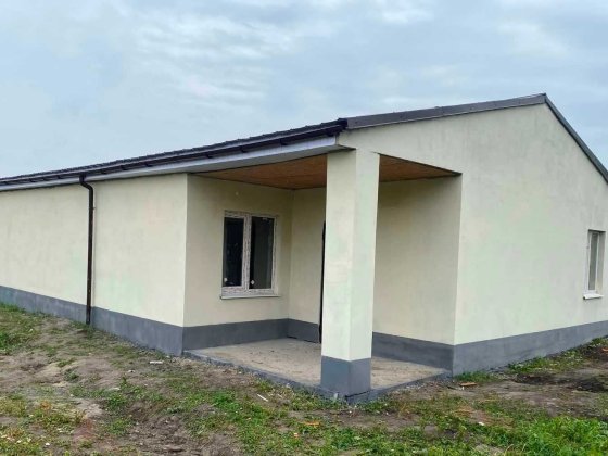 2 дома по100м2 (на соседних уч.по 4сот.)Киев-12км.102т.у.е.за оба.торг