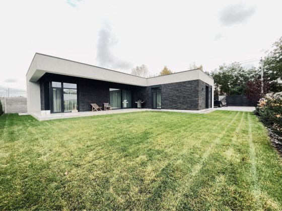 Продам одноповерховий цегляний будинок 135 м², 6 соток, вул. Кринична Святопетровское