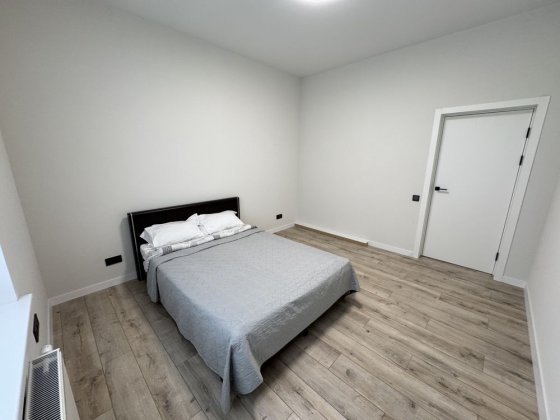 Продам просторий будинок з ремонтом Ворзель