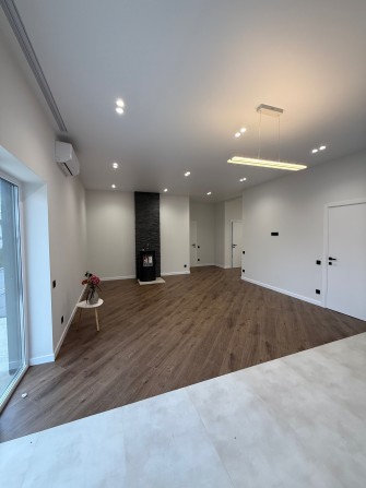 Будинок 100 м² з ремонтом у Ворзелі, готовий до заселення - фото 1